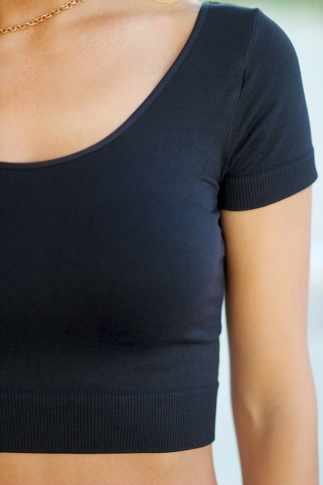 Black Short Sleeve Crop Top