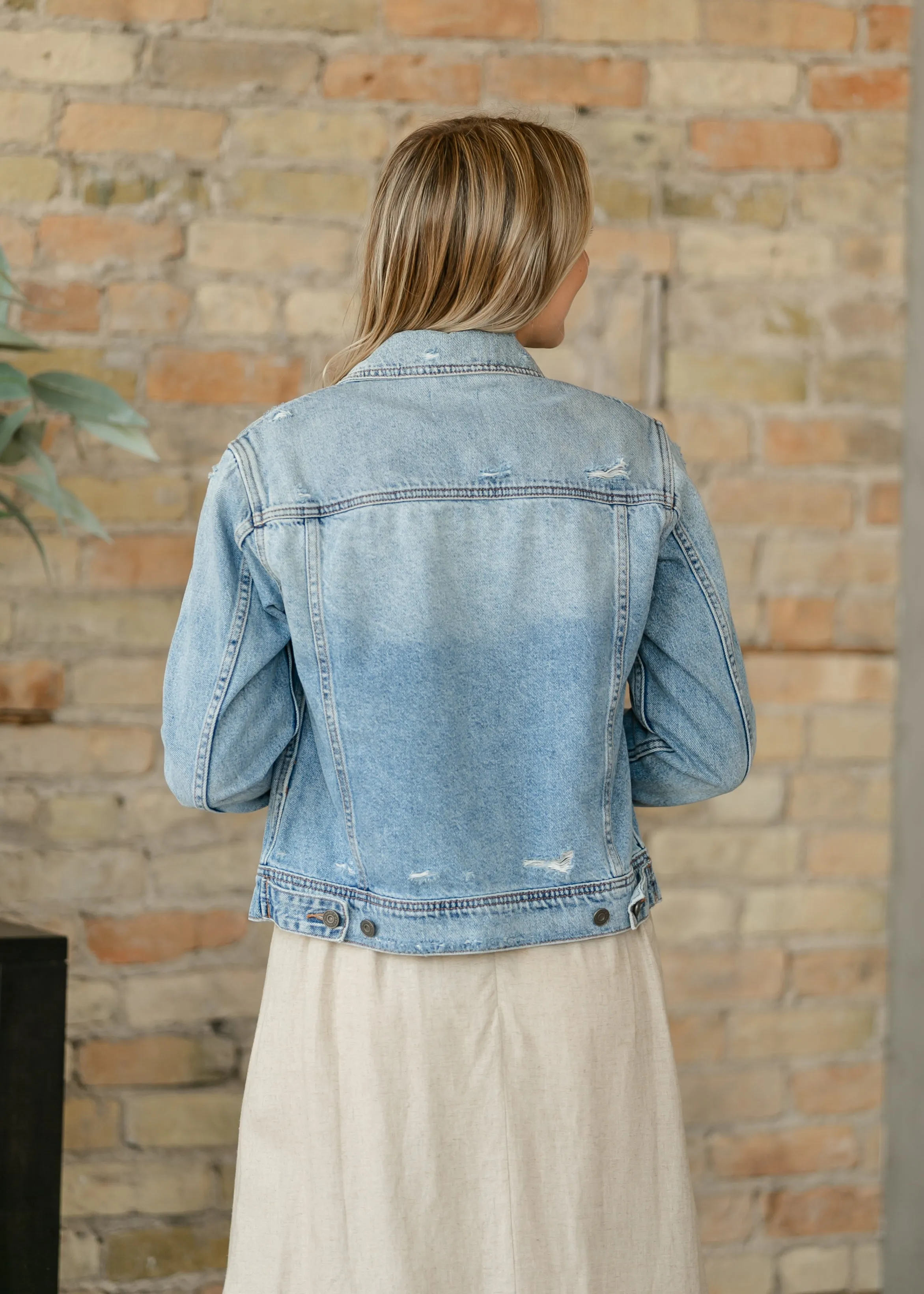 Light Wash Fitted Denim Jacket