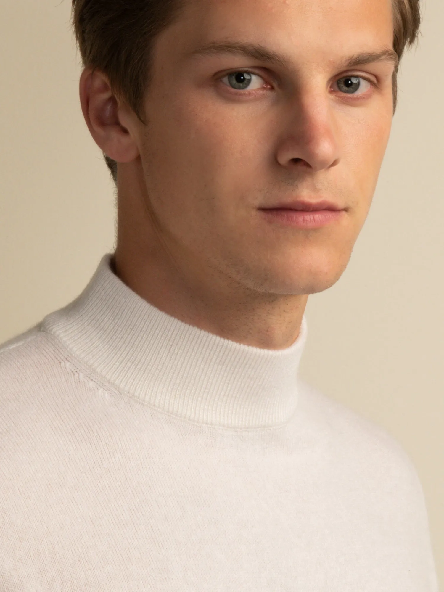 Men Mockneck Sweater_Vintage White